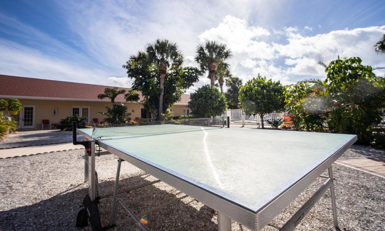 Island Sun Inn & Suites - Venice, Florida Historic Downtown & Beach Getaway Buitenkant foto